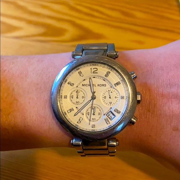 Michael Kors Silver Crystal Watch - Picture 5 of 6